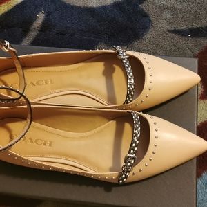 Coach light pink flat never worn Size 7.5